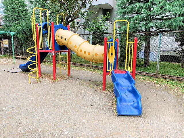 華園児童公園の遊具